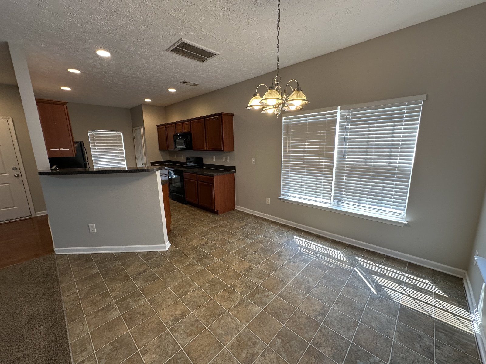 Amazing 3 Bed 2.5 Bath House In Spring Hill property image
