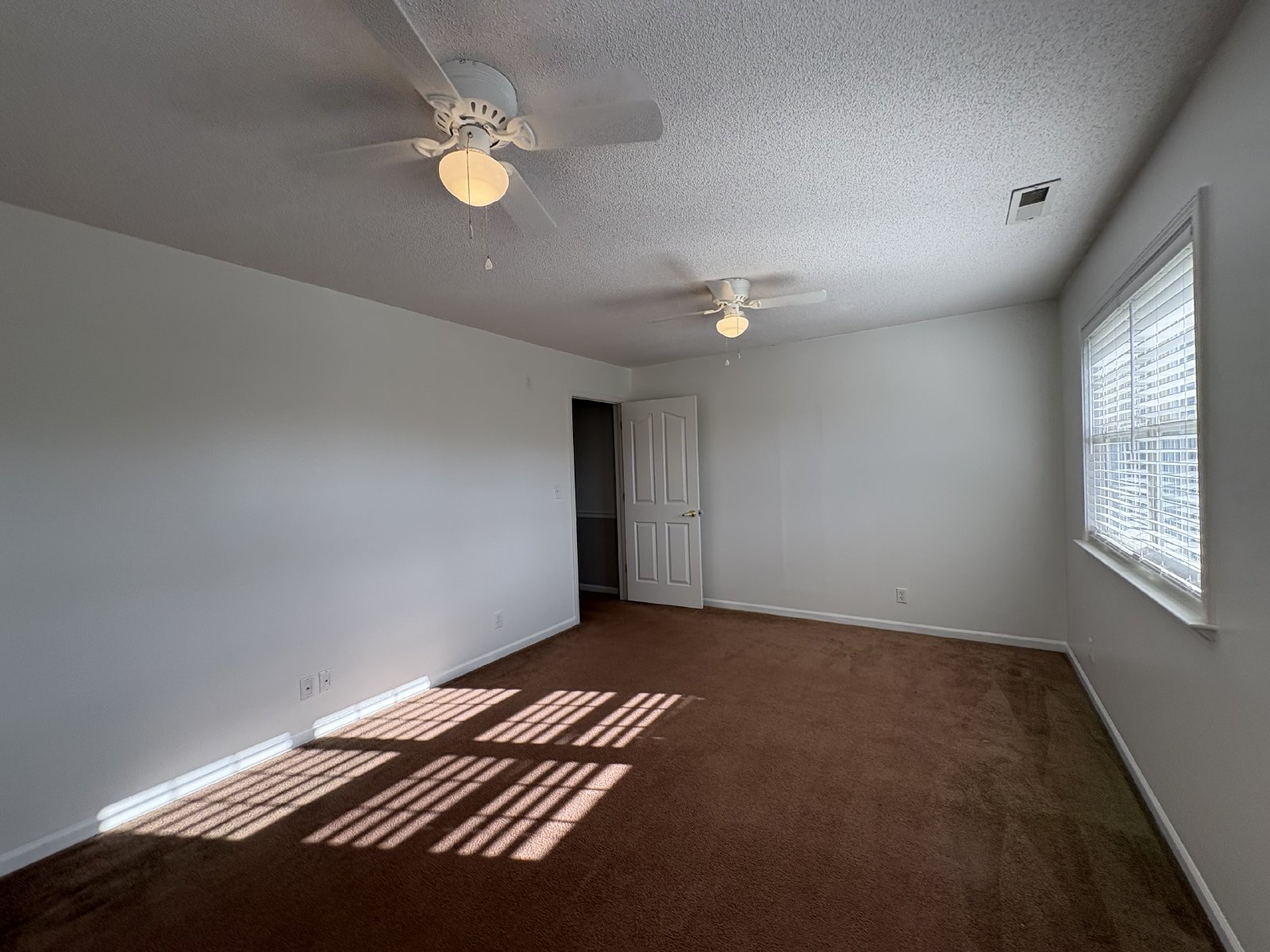 SPACIOUS & Beautiful Home Just Outside of Shelbyville! property image