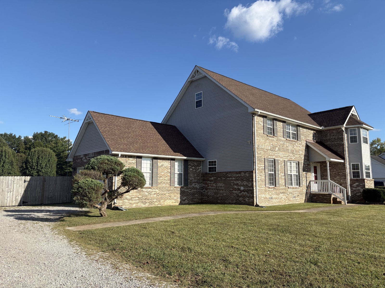 SPACIOUS & Beautiful Home Just Outside of Shelbyville! property image