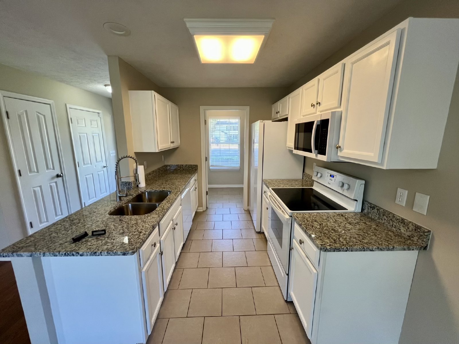 3BR 2BA *Fully Fenced Yard* Plus Garage in Murfreesboro property image