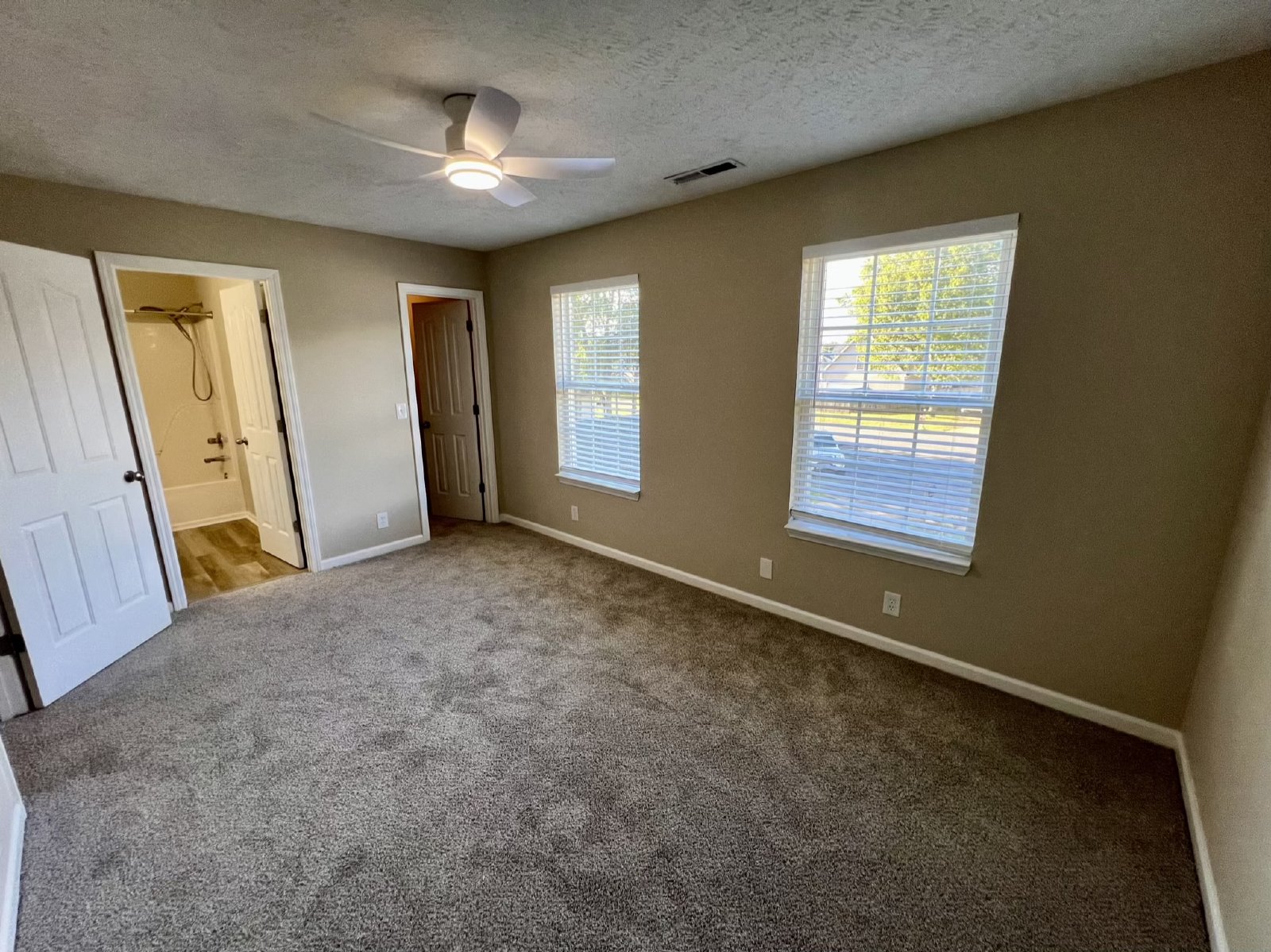 3BR 2BA *Fully Fenced Yard* Plus Garage in Murfreesboro property image