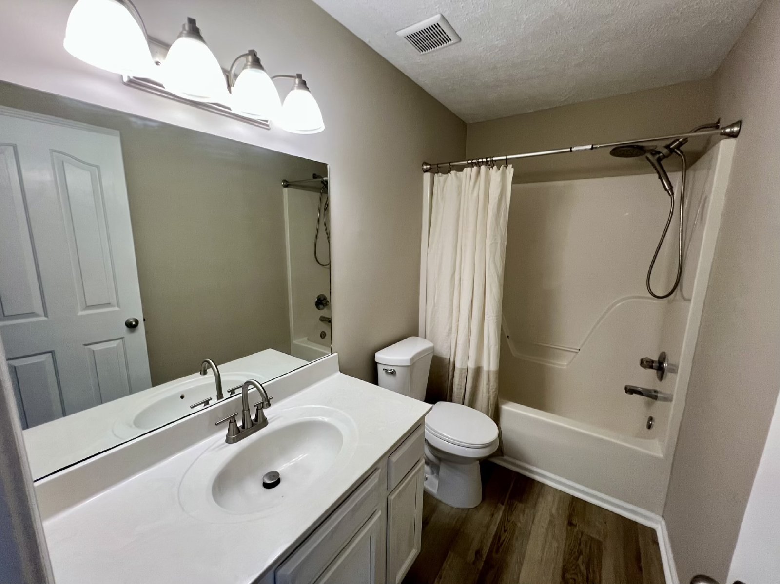 3BR 2BA *Fully Fenced Yard* Plus Garage in Murfreesboro property image