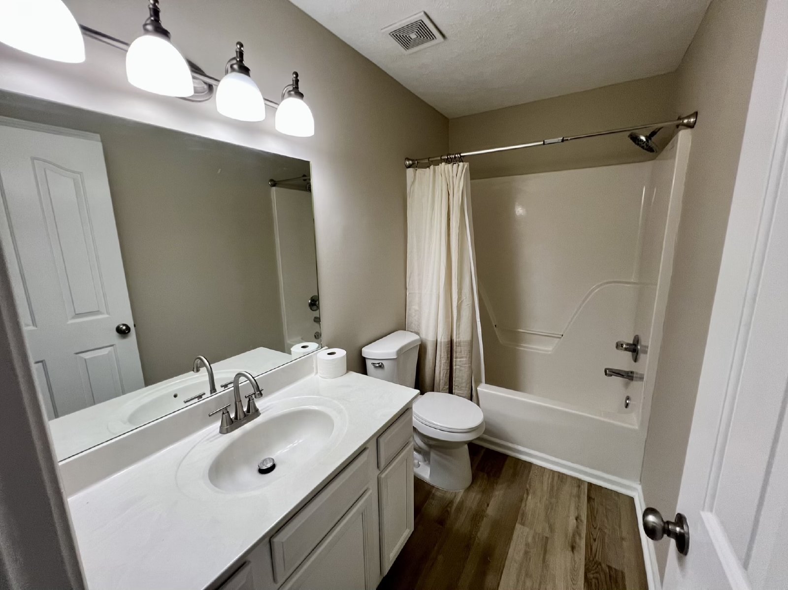 3BR 2BA *Fully Fenced Yard* Plus Garage in Murfreesboro property image