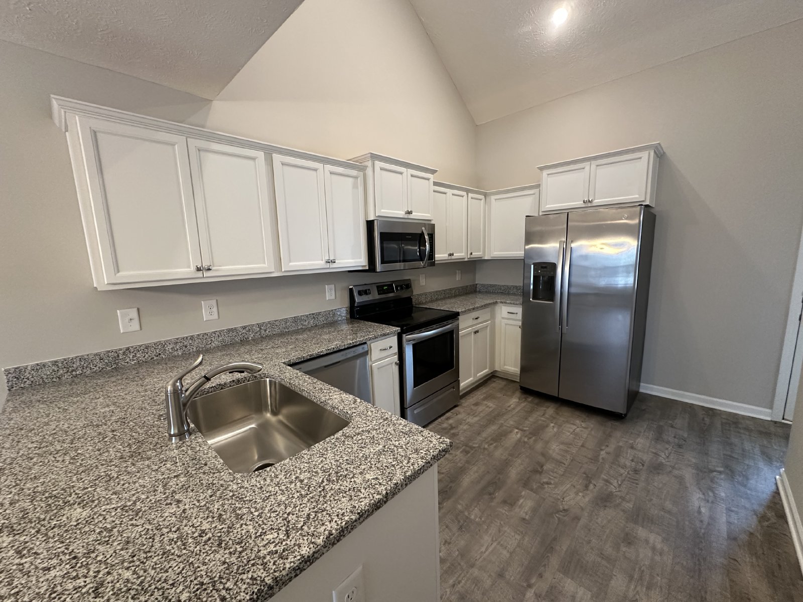 Amazing 3 BD 2.5 BA Townhome in Murfreesboro property image