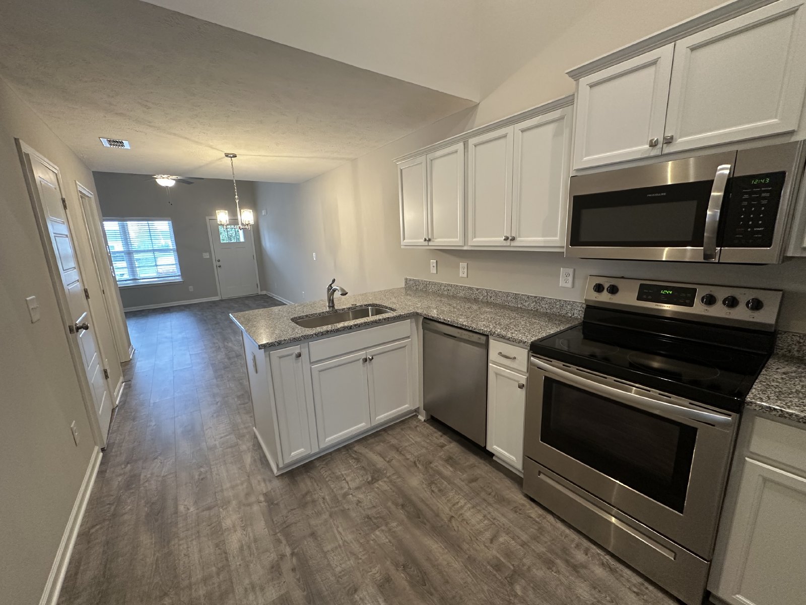 Amazing 3 BD 2.5 BA Townhome in Murfreesboro property image