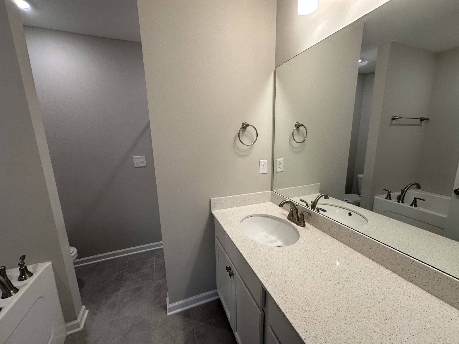 Amazing 3 BD 2.5 BA Townhome in Murfreesboro property image