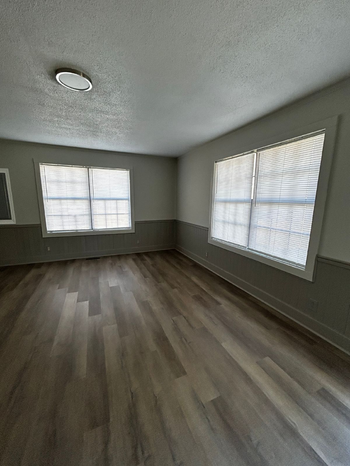 Spacious 4 bed, 2 bath home! Located minutes from Battlefield Pkwy and East Ridge! property image