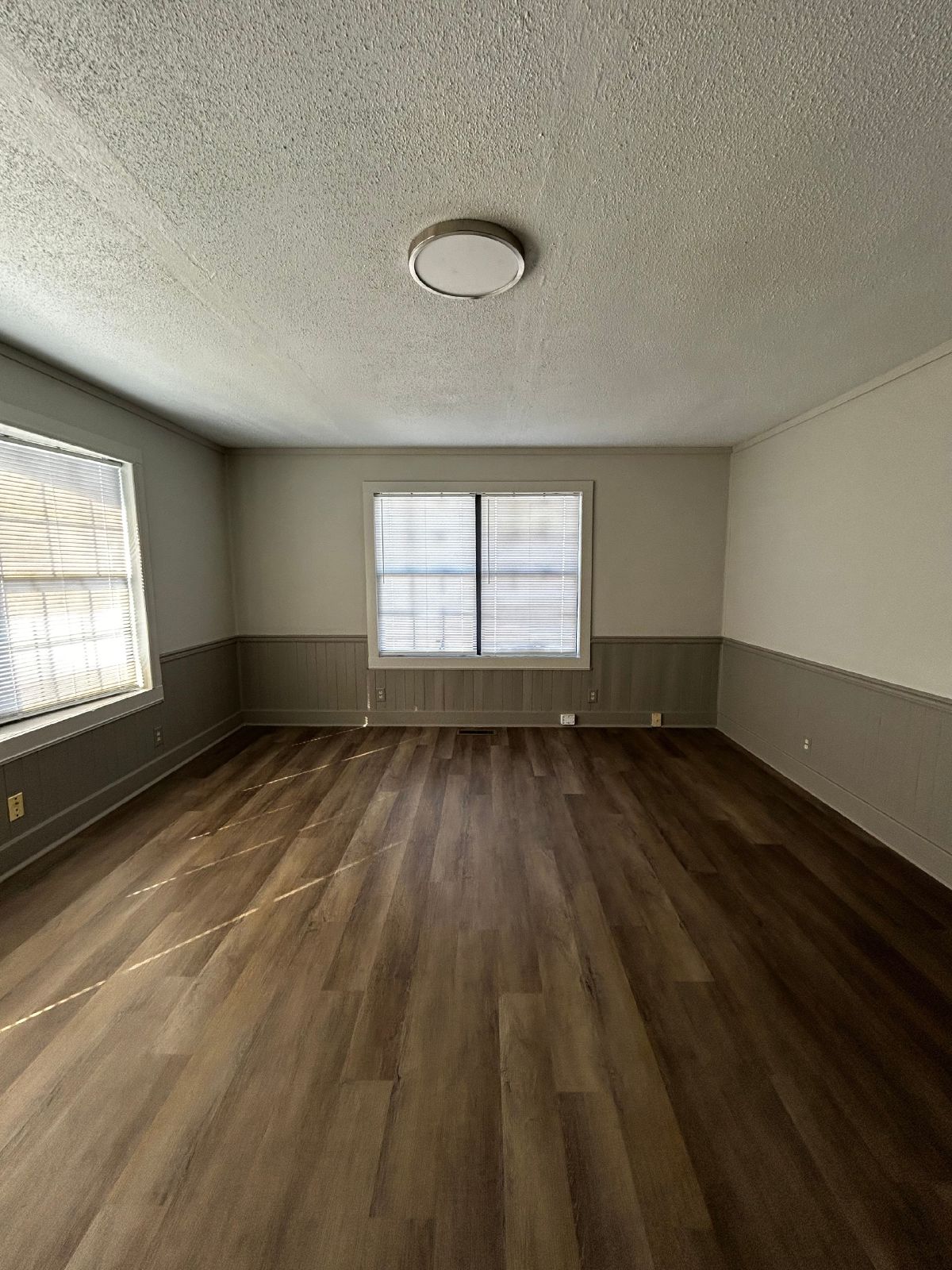 Spacious 4 bed, 2 bath home! Located minutes from Battlefield Pkwy and East Ridge! property image