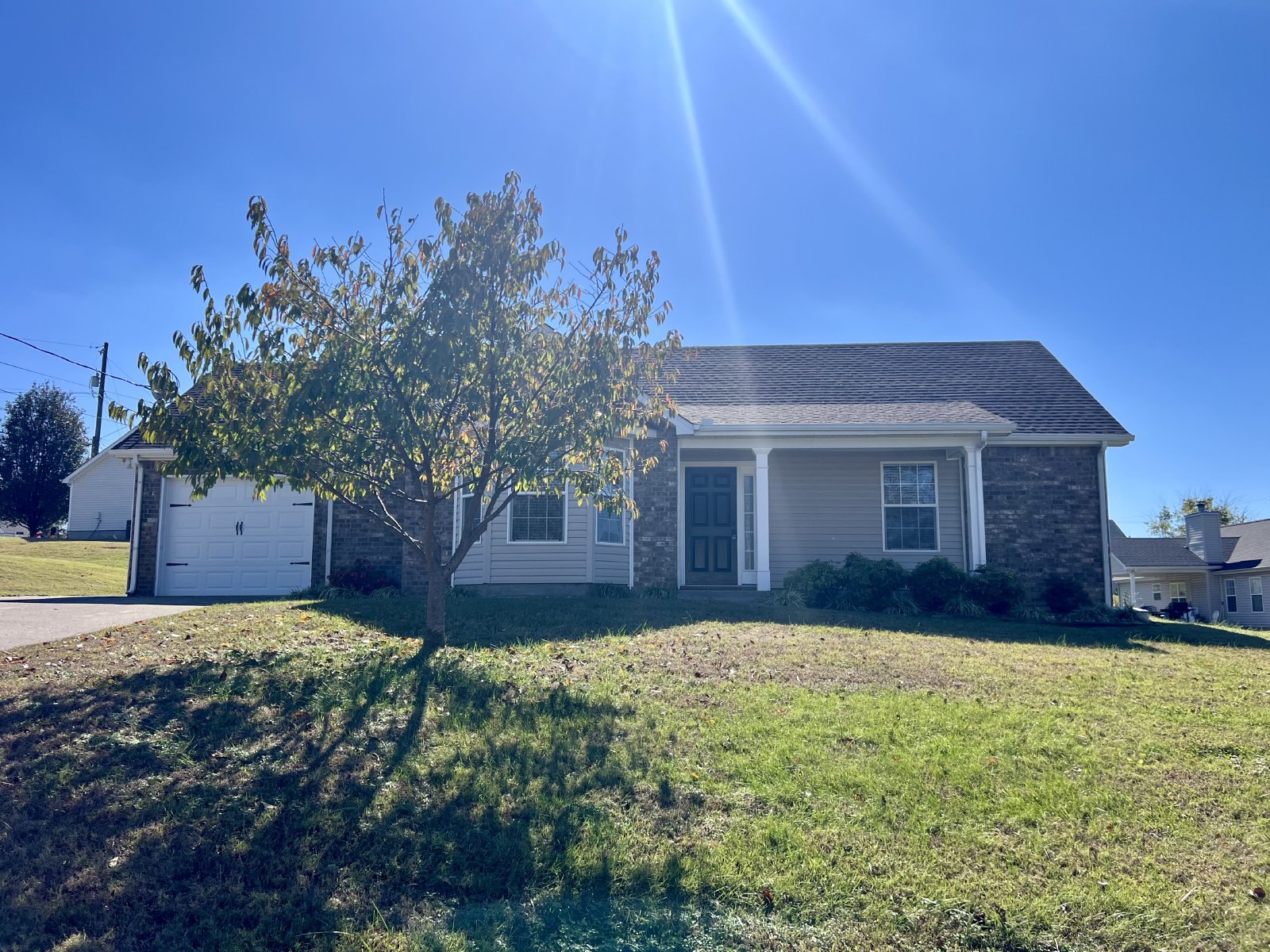 Beautifully Updated 3 bedroom 2 bath Home Located in LaVergne - Mowing Included! property image