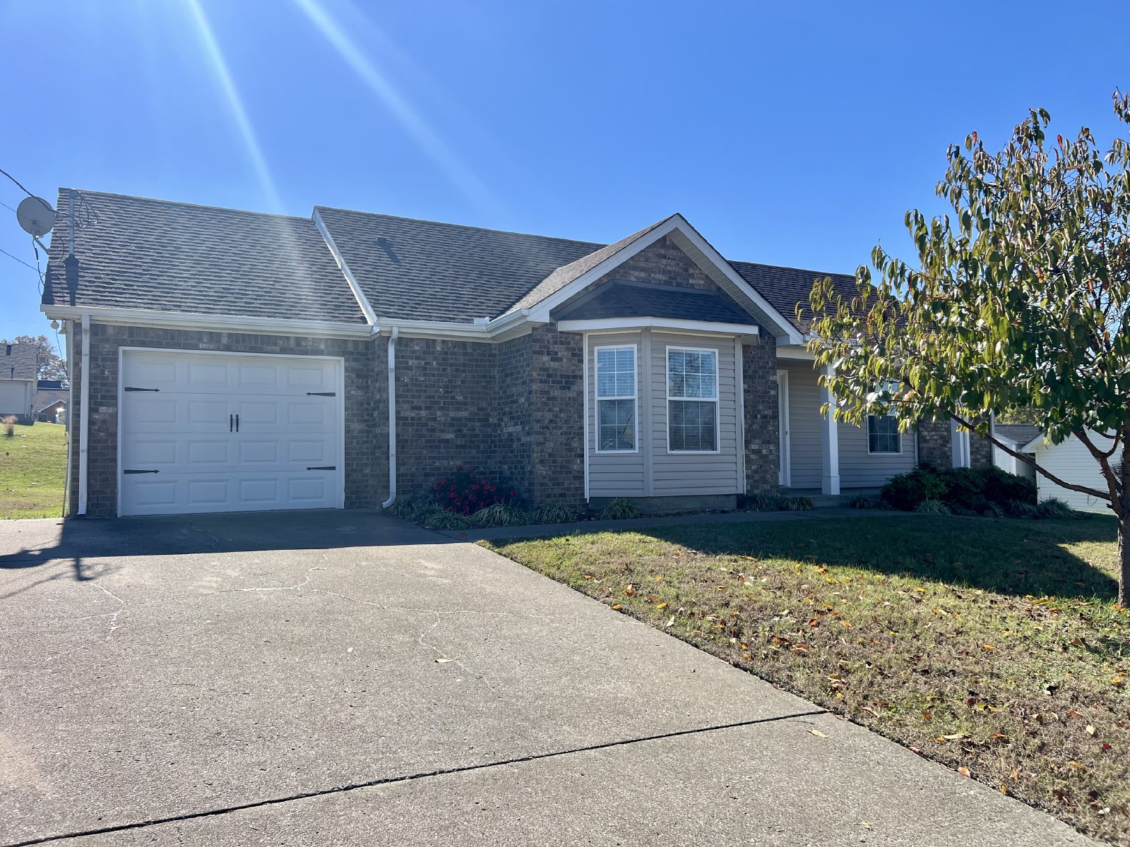 Beautifully Updated 3 bedroom 2 bath Home Located in LaVergne - Mowing Included! property image