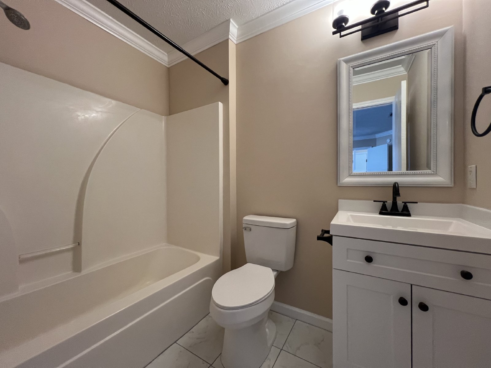 Beautifully Updated 3 bedroom 2 bath Home Located in LaVergne - Mowing Included! property image