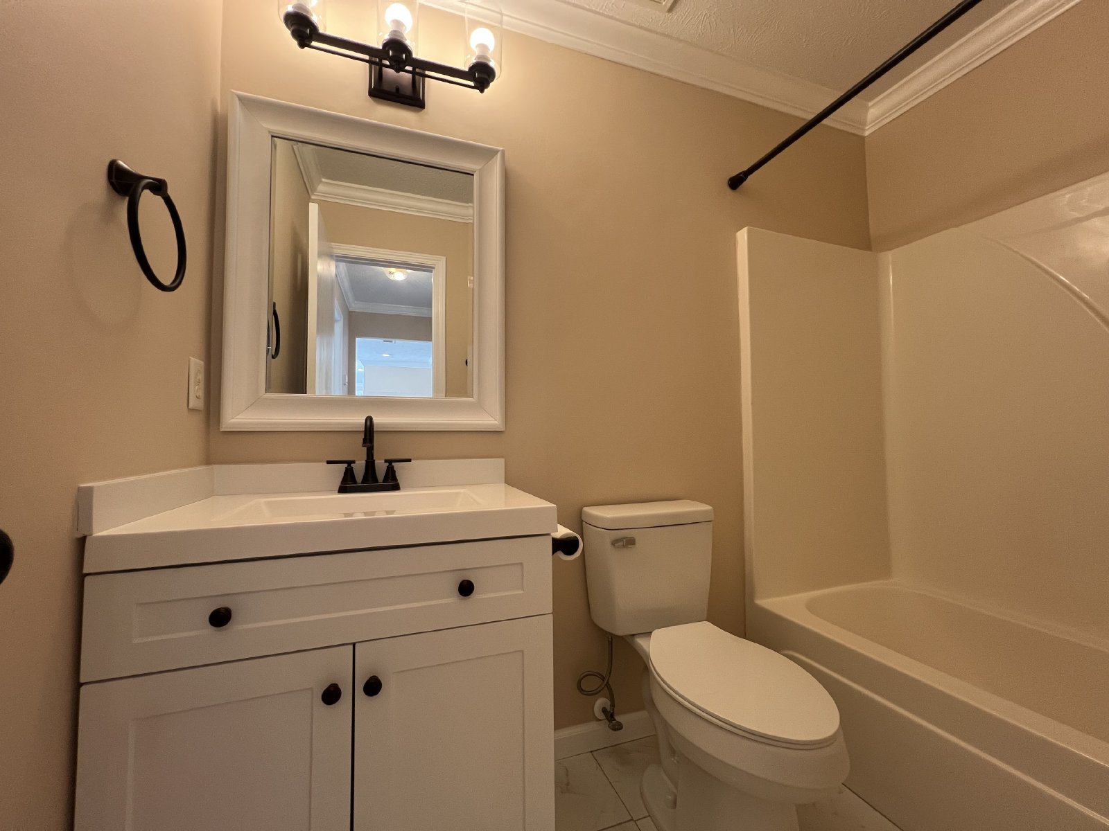 Beautifully Updated 3 bedroom 2 bath Home Located in LaVergne - Mowing Included! property image