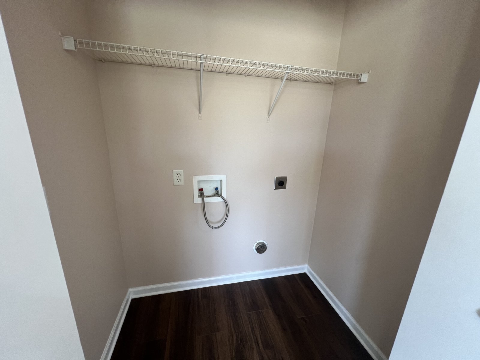 Beautifully Updated 3 bedroom 2 bath Home Located in LaVergne - Mowing Included! property image