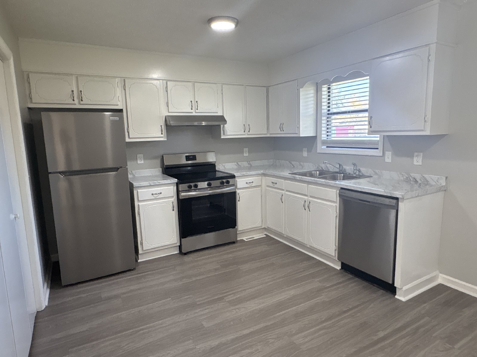 Renovated 2 Bedroom Duplex in Manchester c property image