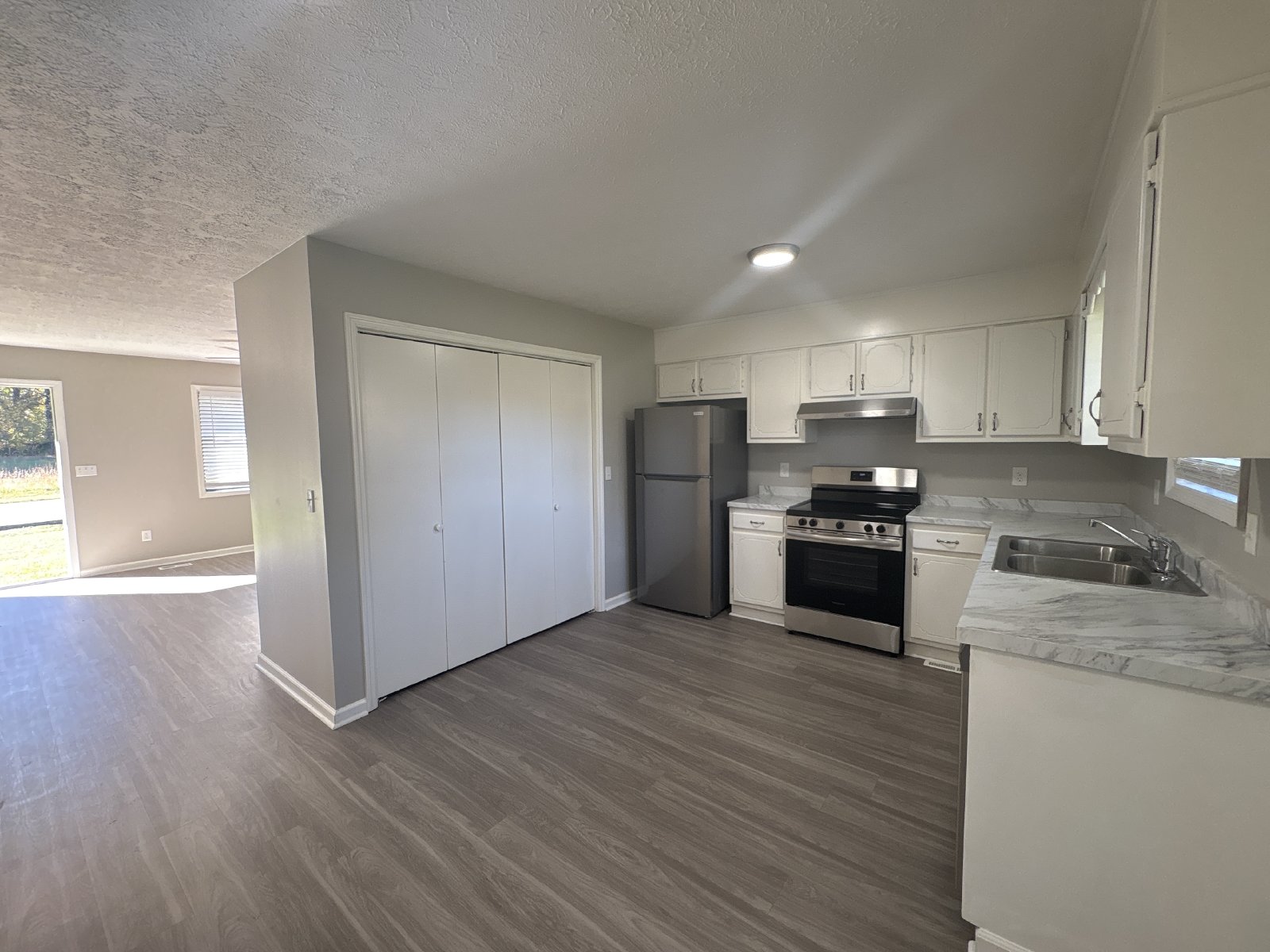 Renovated 2 Bedroom Duplex in Manchester c property image