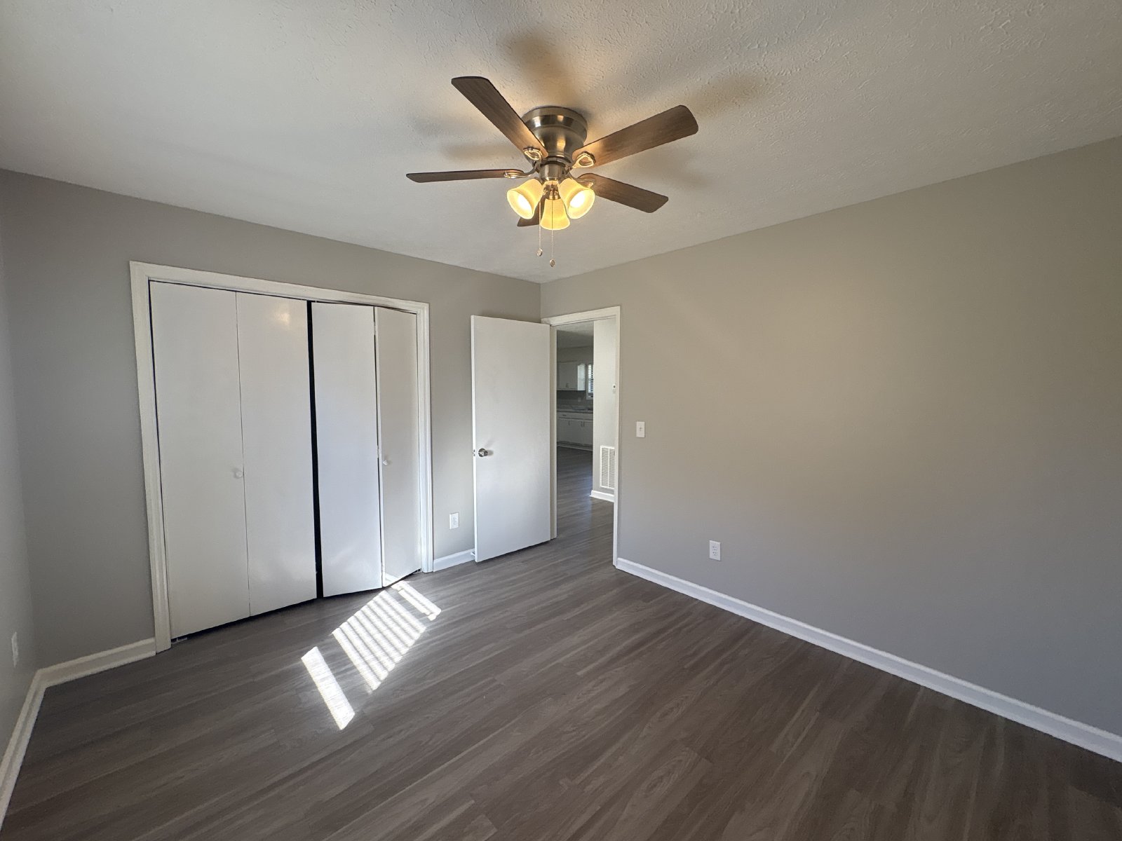 Renovated 2 Bedroom Duplex in Manchester c property image
