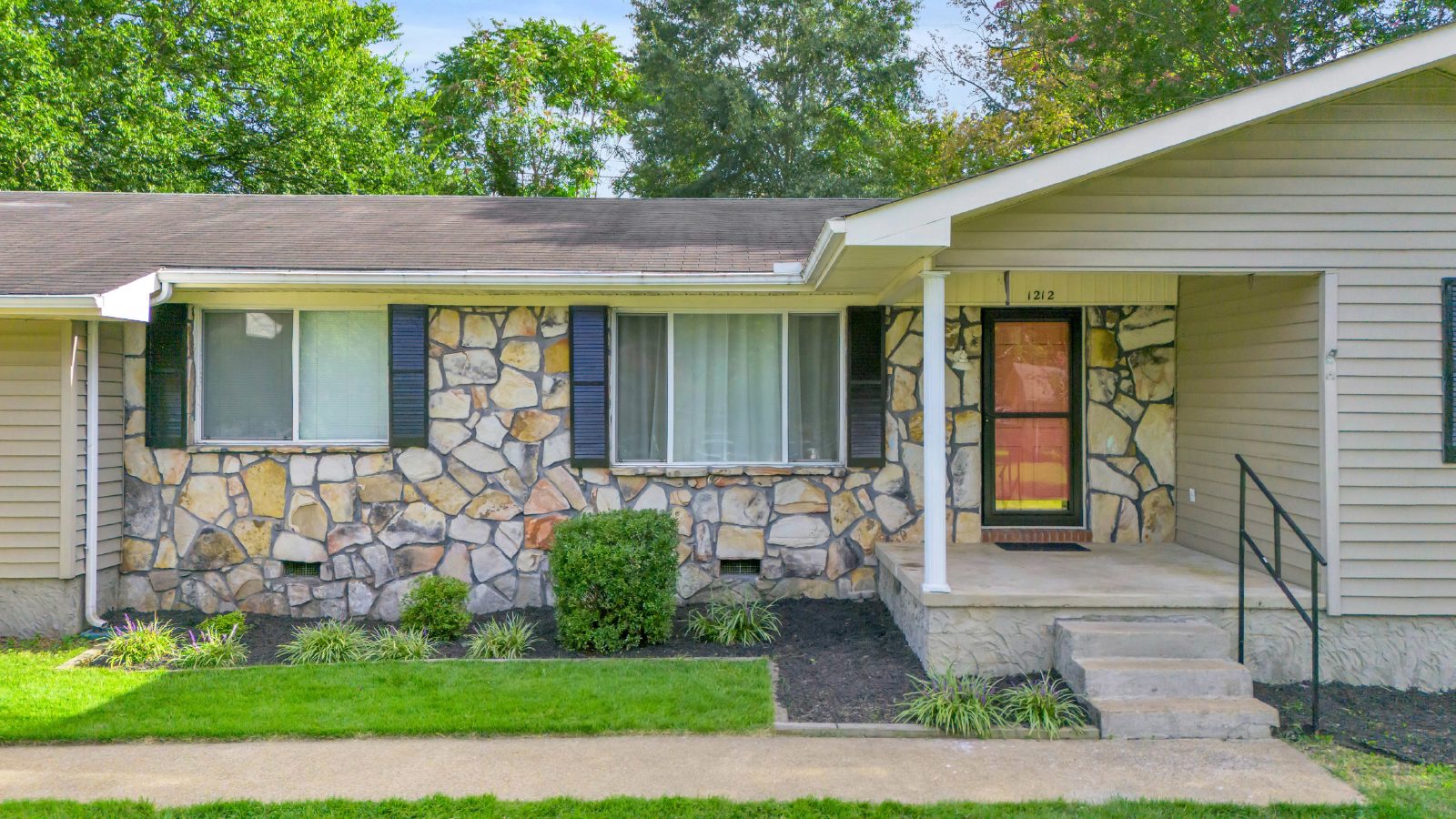 Located in the Heart of Hixson! 3 beds, 2 baths, with spacious yard! Make this your Home for the Holidays! property image