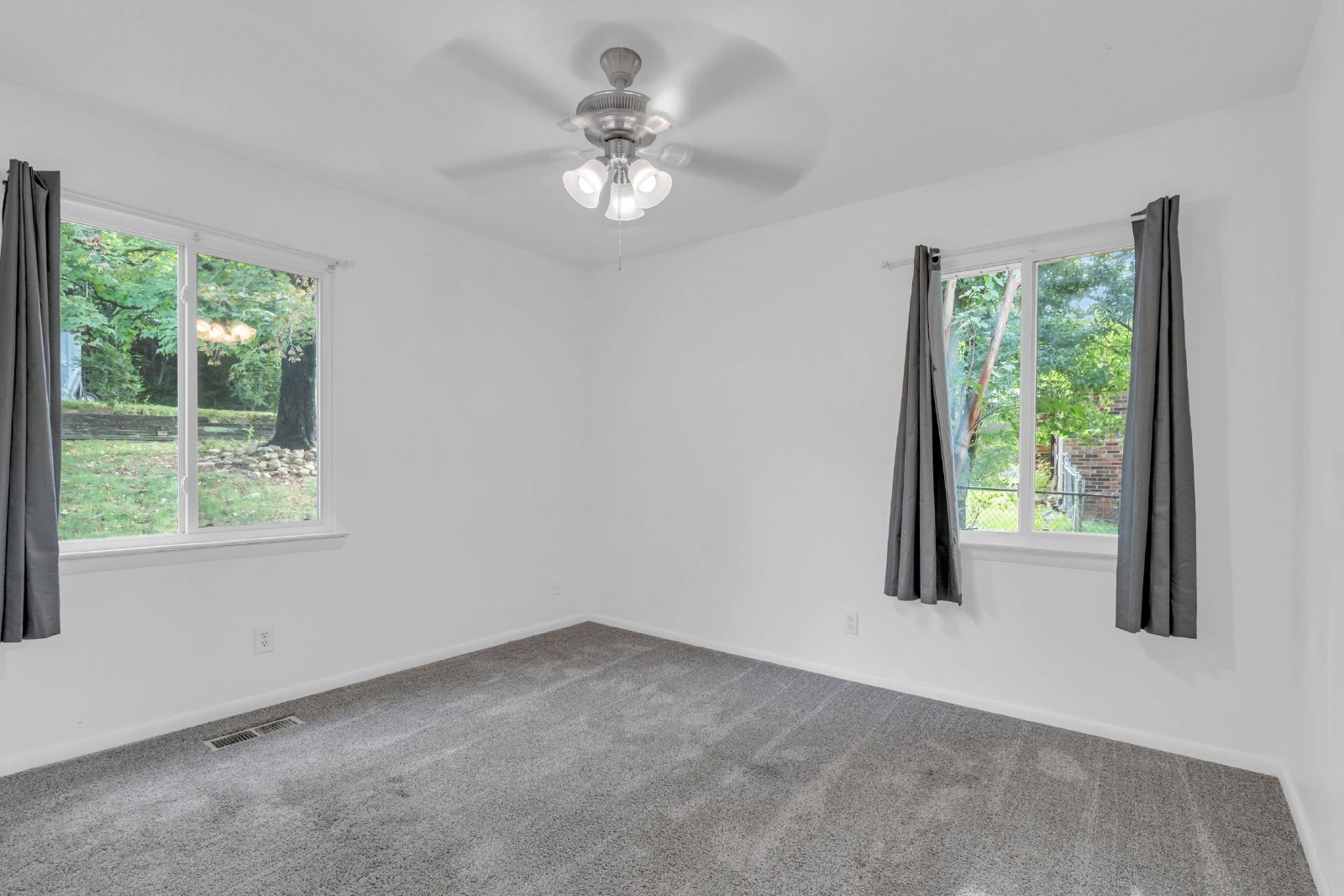 Located in the Heart of Hixson! 3 beds, 2 baths, with spacious yard! Make this your Home for the Holidays! property image