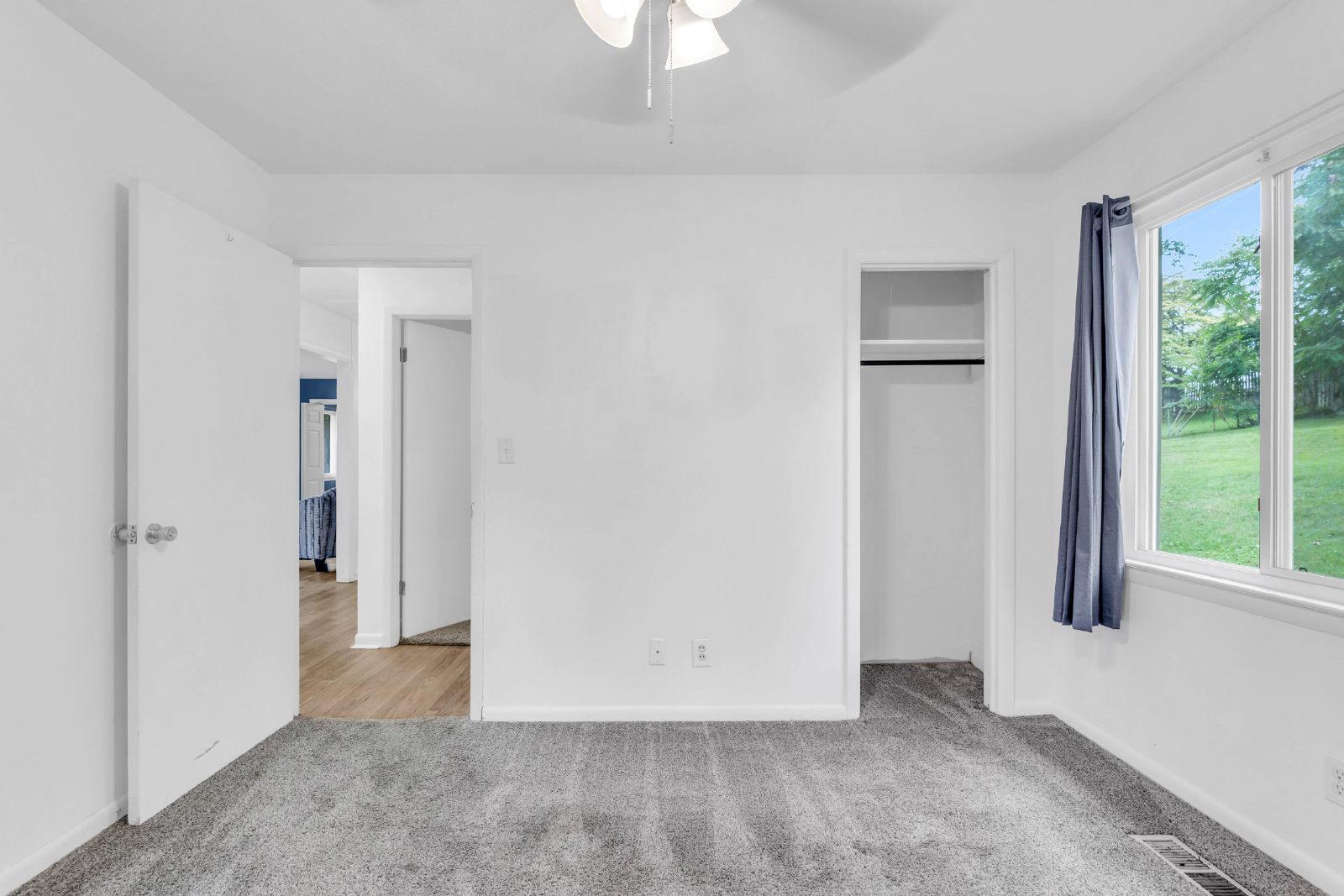 Located in the Heart of Hixson! 3 beds, 2 baths, with spacious yard! Make this your Home for the Holidays! property image