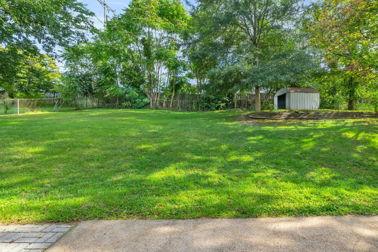 Located in the Heart of Hixson! 3 beds, 2 baths, with spacious yard! Make this your Home for the Holidays! property image