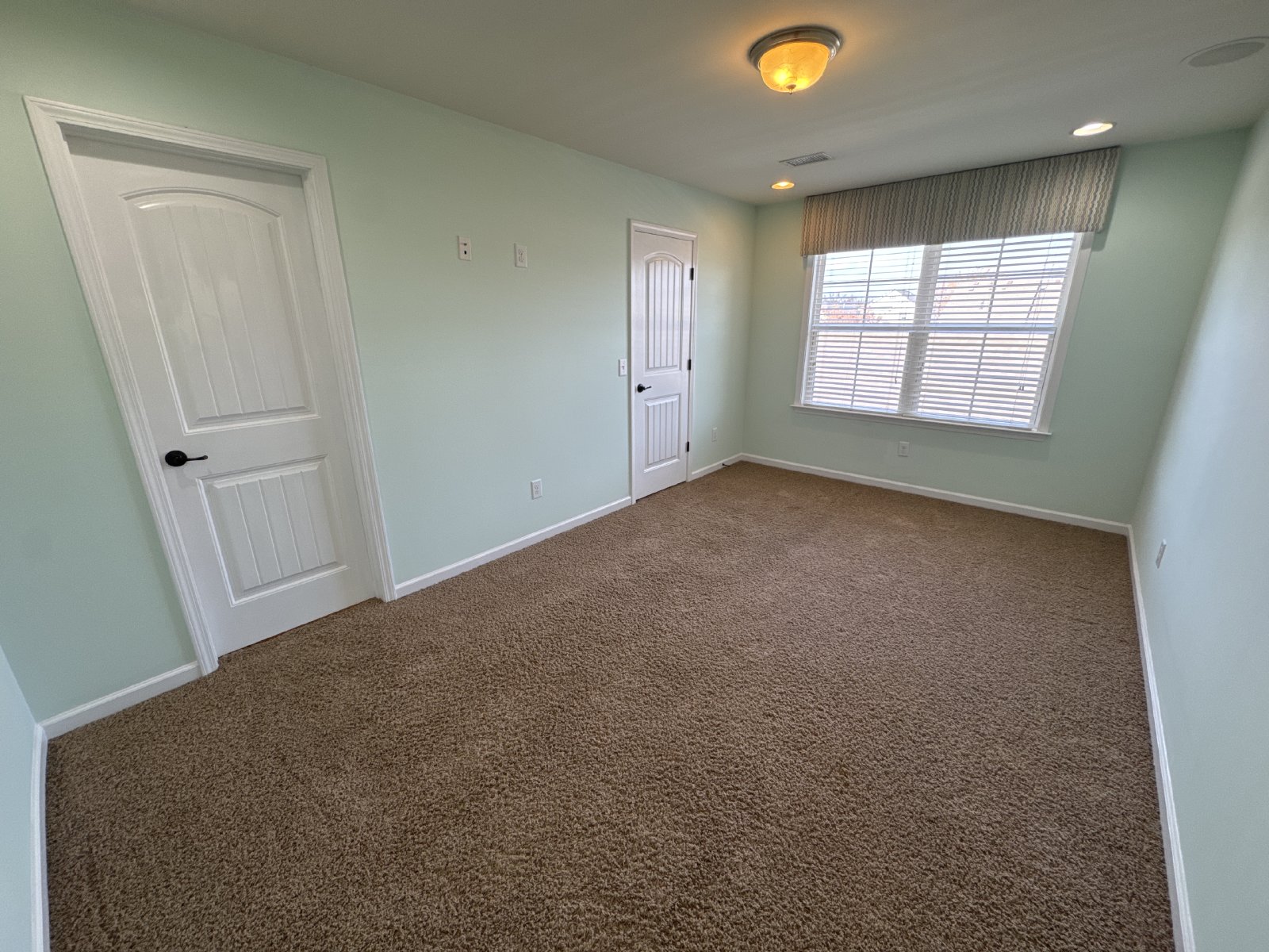 Modern 2BR Townhome with Garage & Resort-Style Amenities in Riverwood – Hermitage property image