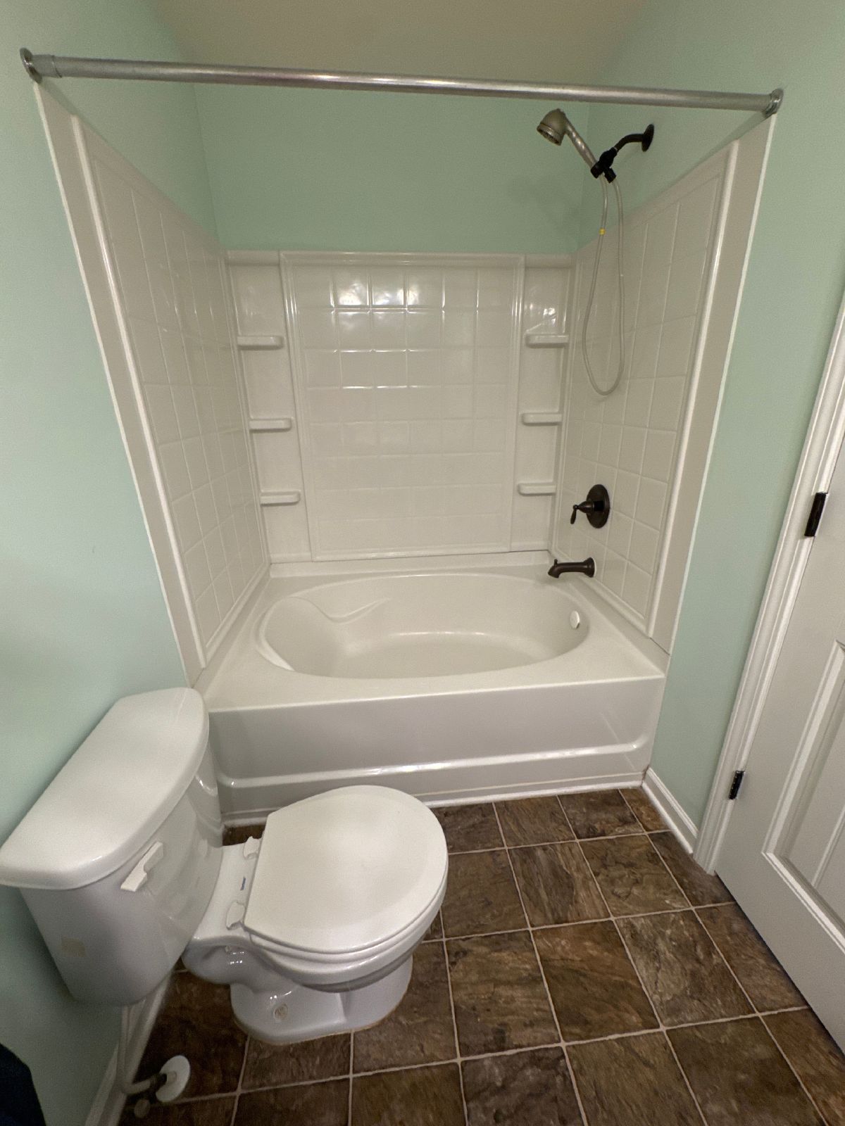 Modern 2BR Townhome with Garage & Resort-Style Amenities in Riverwood – Hermitage property image