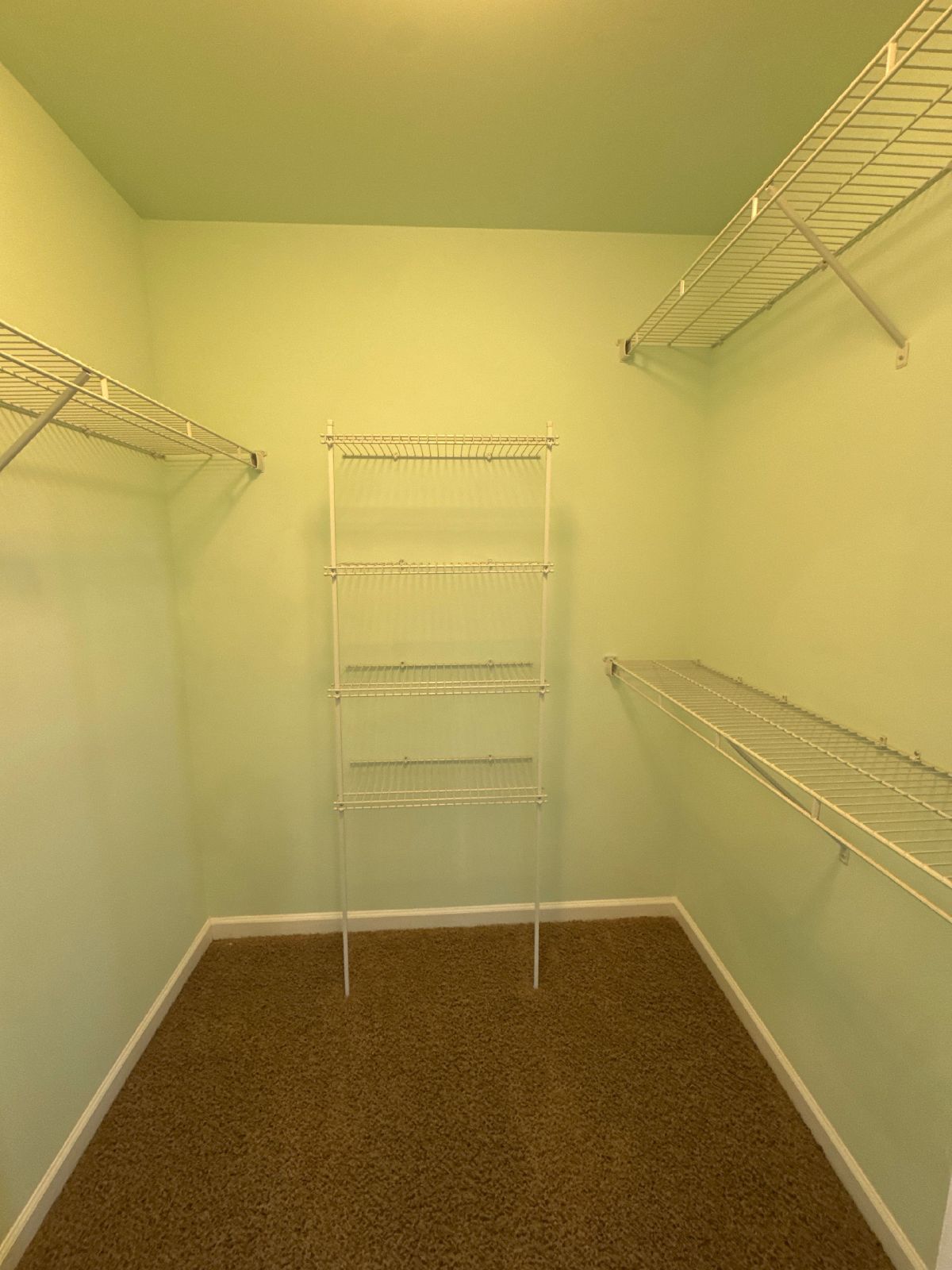 Modern 2BR Townhome with Garage & Resort-Style Amenities in Riverwood – Hermitage property image