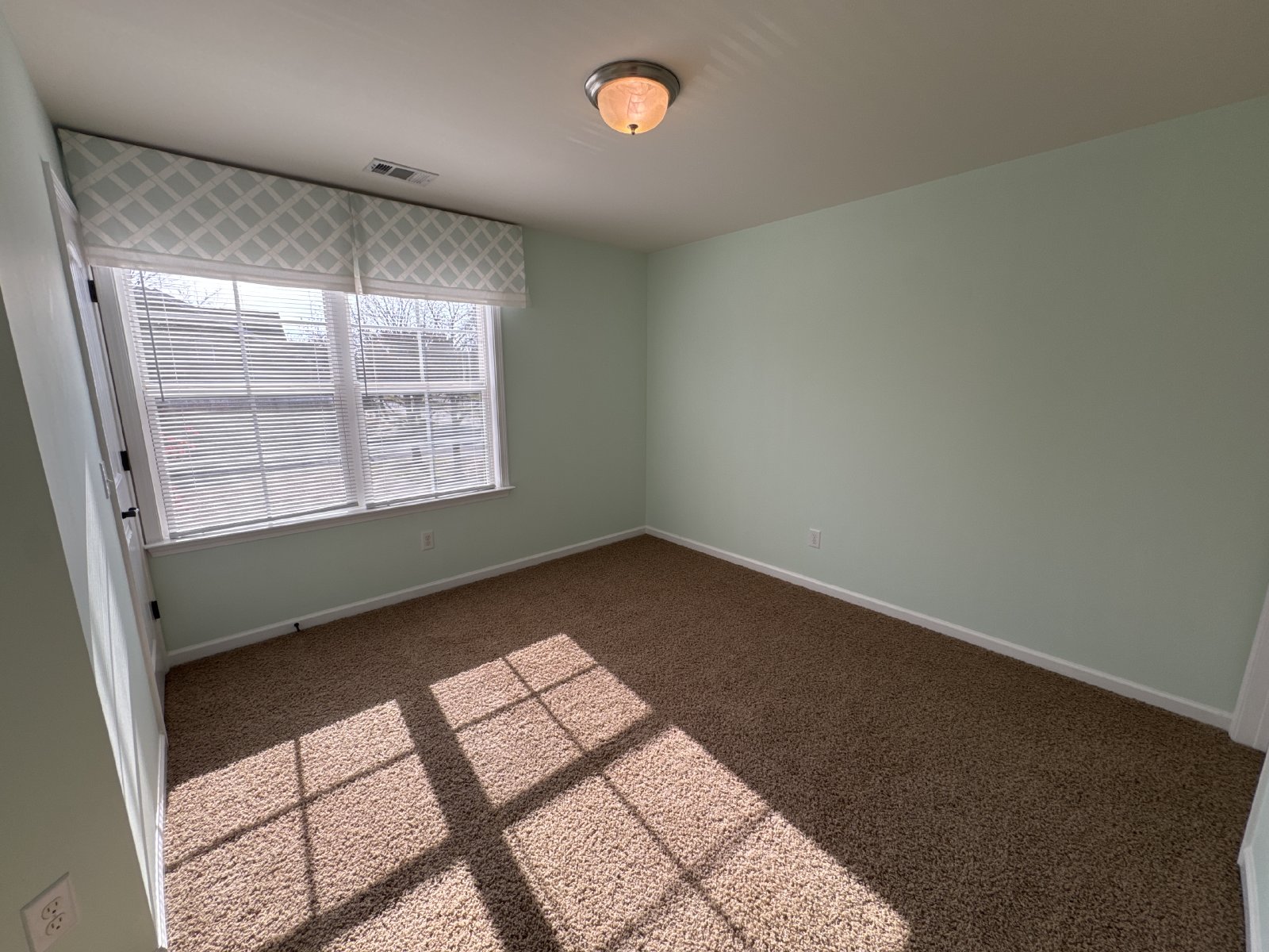 Modern 2BR Townhome with Garage & Resort-Style Amenities in Riverwood – Hermitage property image