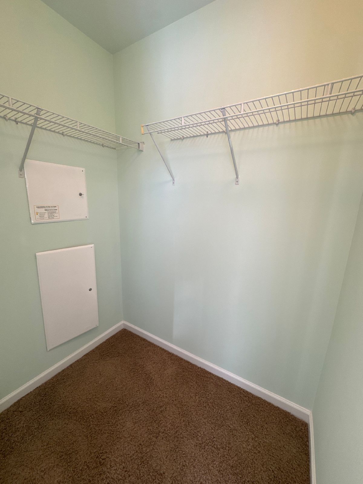 Modern 2BR Townhome with Garage & Resort-Style Amenities in Riverwood – Hermitage property image