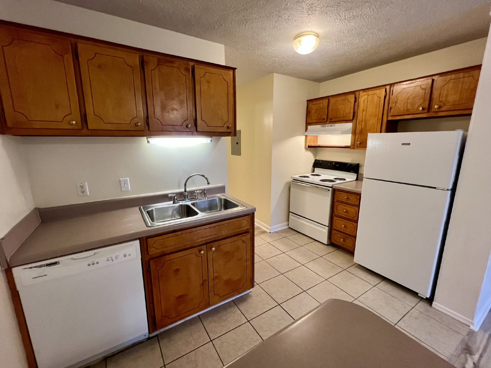 1BR 1BA Ground Level Apt., Free Water! - *No pets* property image