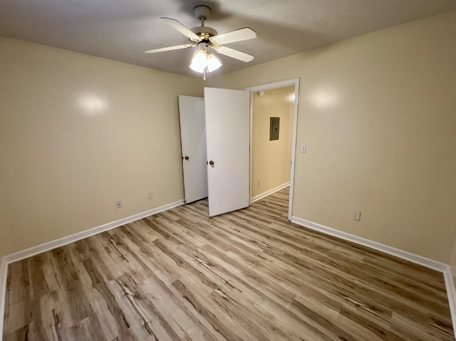 1BR 1BA Ground Level Apt., Free Water! - *No pets* property image