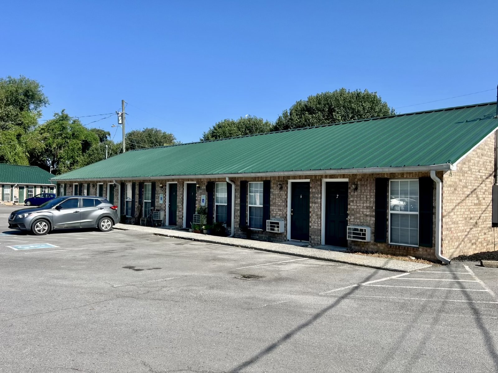 1BR 1BA Ground Level Apt., Free Water! - *No pets* property image