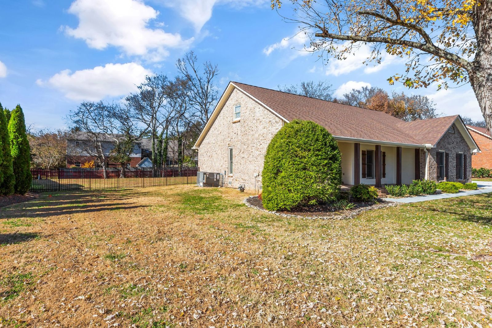 Charming Move-In Ready Home in Prime Murfreesboro Location with *Fenced Backyard* property image