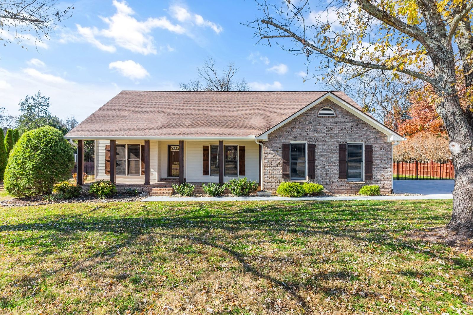 Charming Move-In Ready Home in Prime Murfreesboro Location with *Fenced Backyard* property image