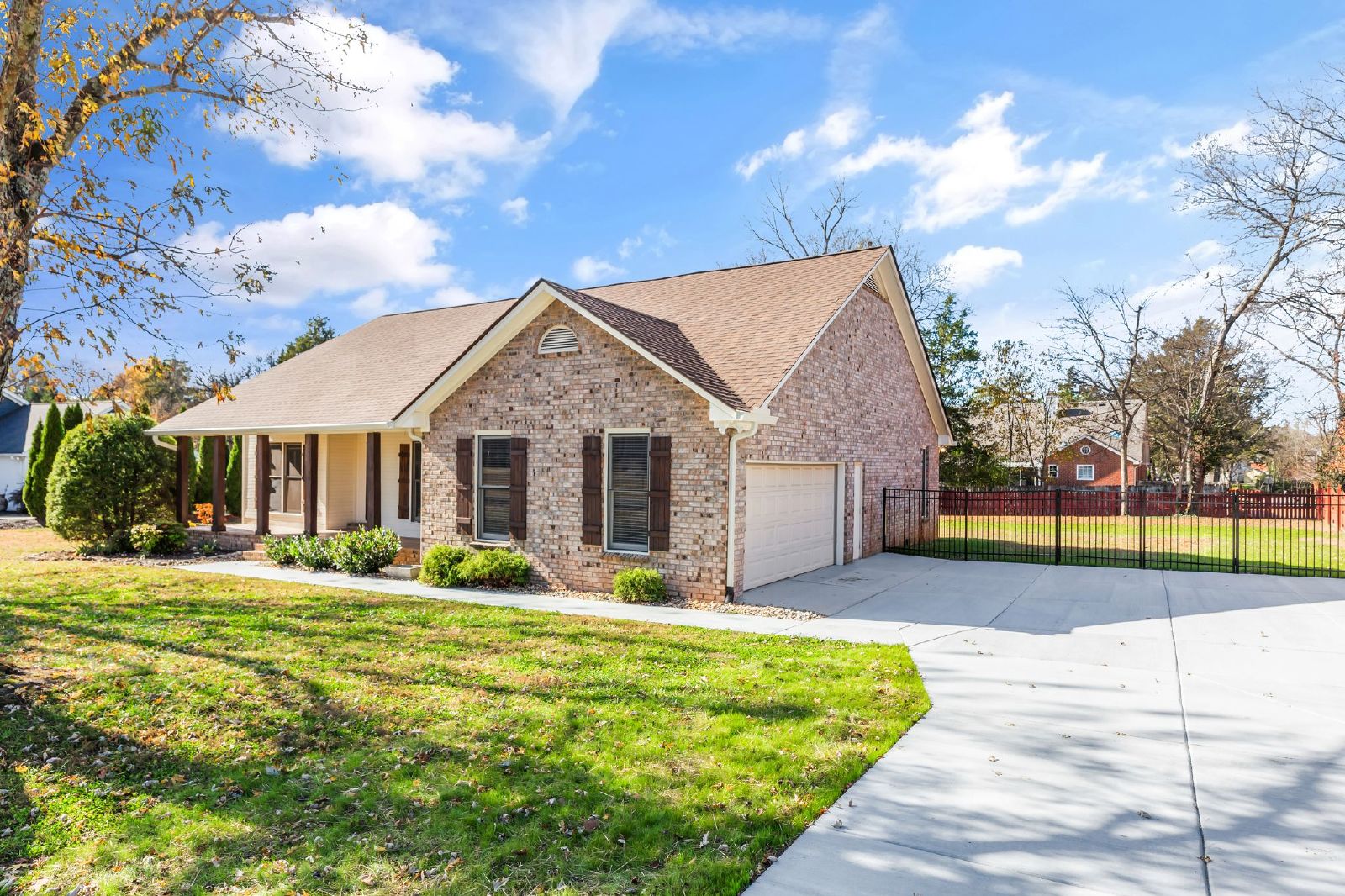Charming Move-In Ready Home in Prime Murfreesboro Location with *Fenced Backyard* property image