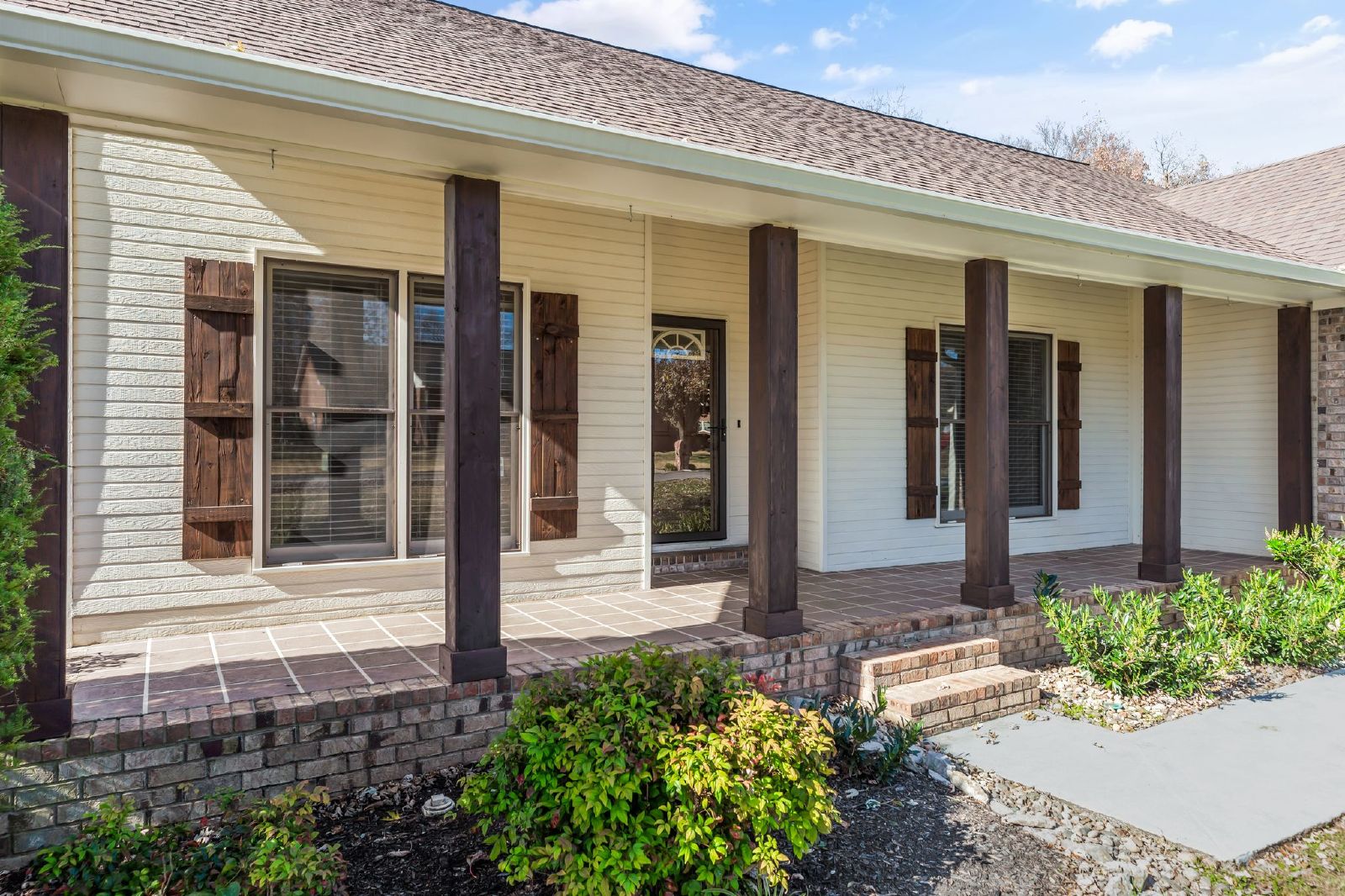 Charming Move-In Ready Home in Prime Murfreesboro Location with *Fenced Backyard* property image