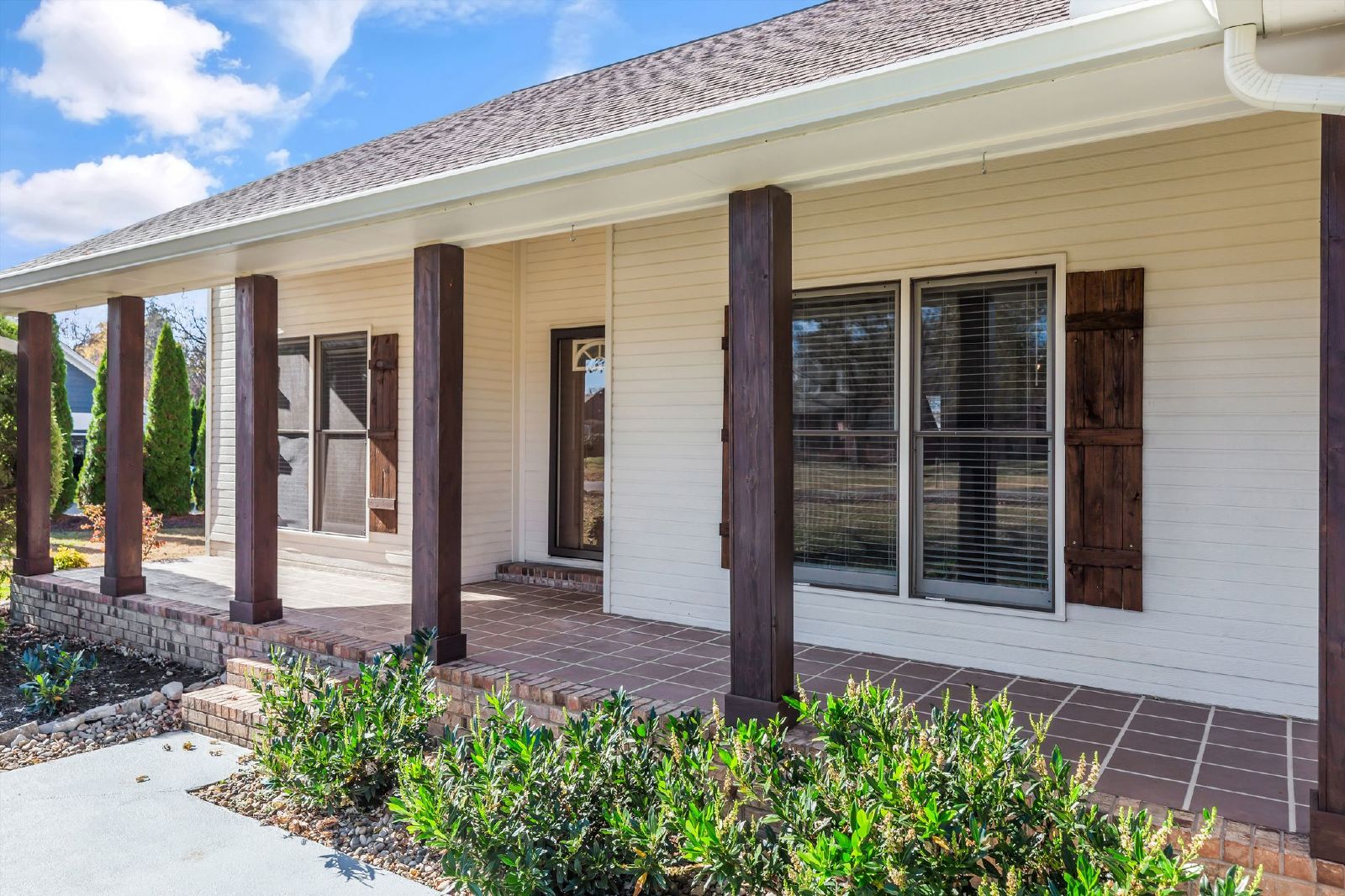 Charming Move-In Ready Home in Prime Murfreesboro Location with *Fenced Backyard* property image