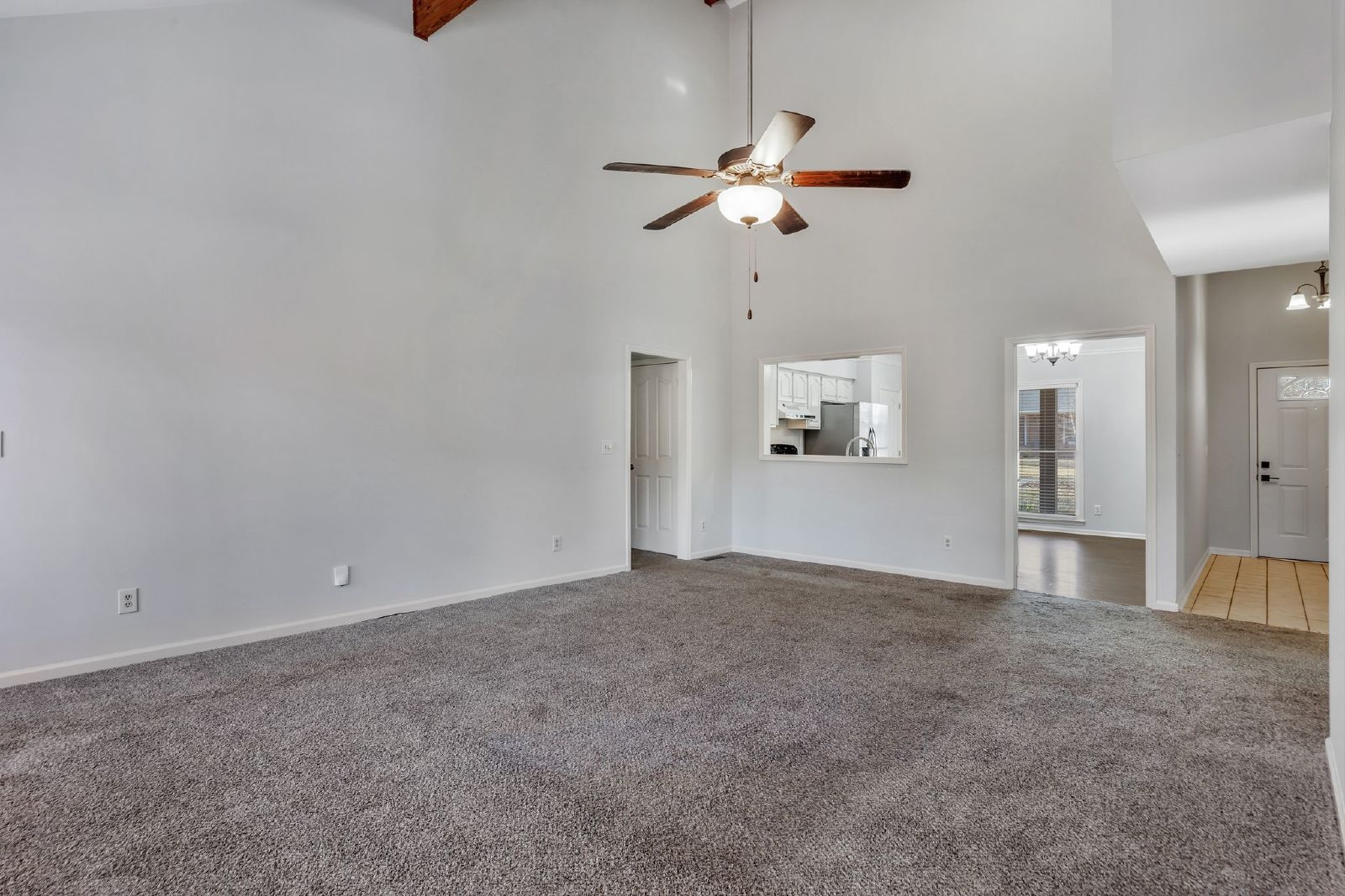 Charming Move-In Ready Home in Prime Murfreesboro Location with *Fenced Backyard* property image