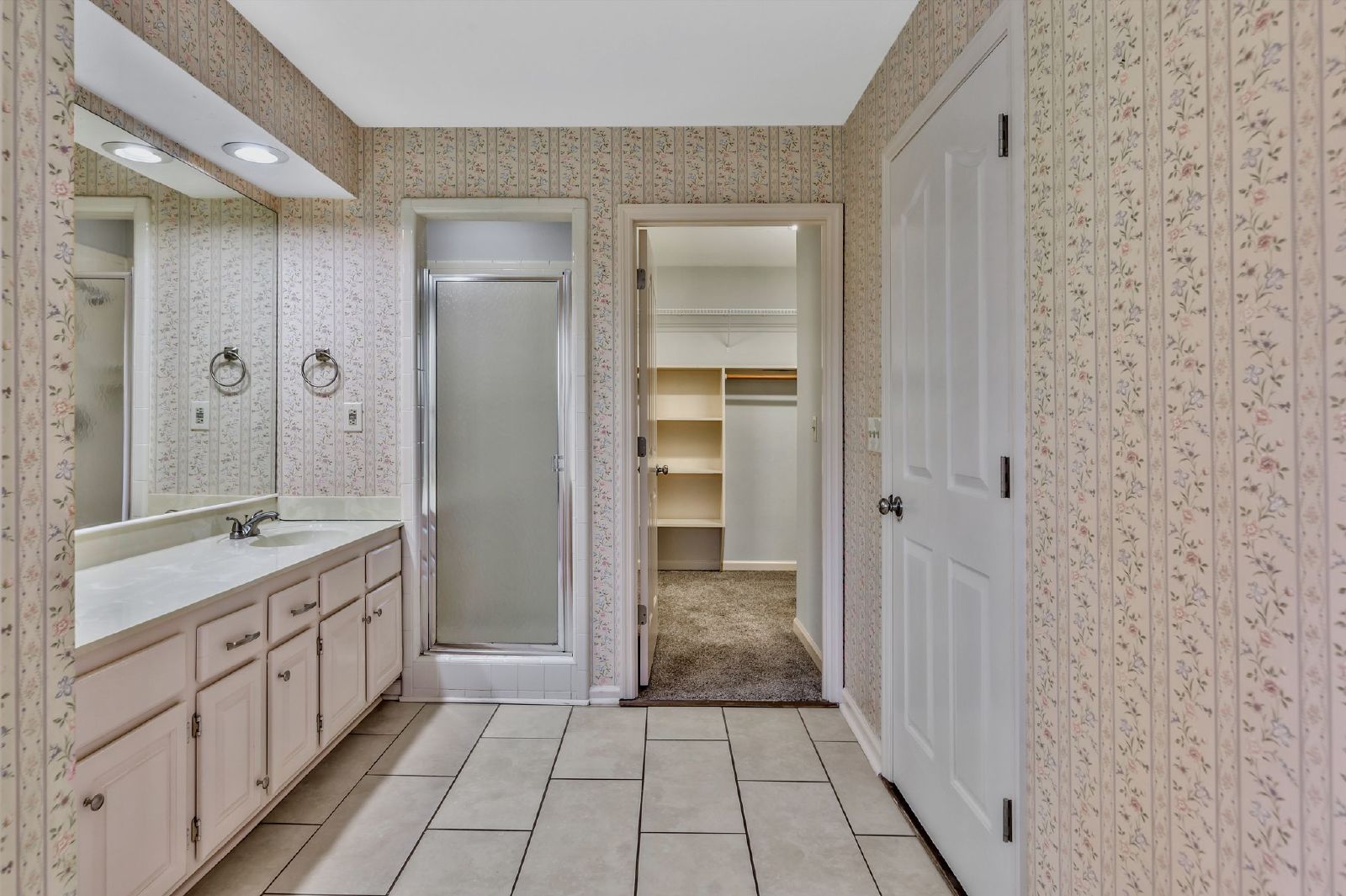 Charming Move-In Ready Home in Prime Murfreesboro Location with *Fenced Backyard* property image