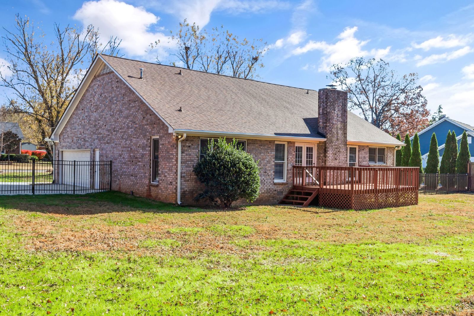 Charming Move-In Ready Home in Prime Murfreesboro Location with *Fenced Backyard* property image
