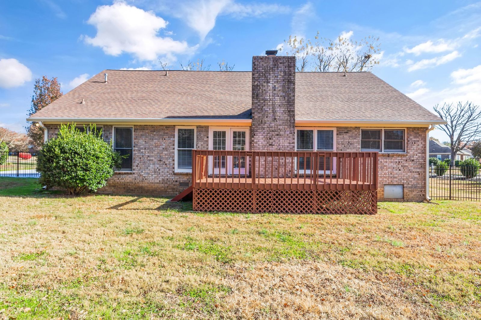 Charming Move-In Ready Home in Prime Murfreesboro Location with *Fenced Backyard* property image