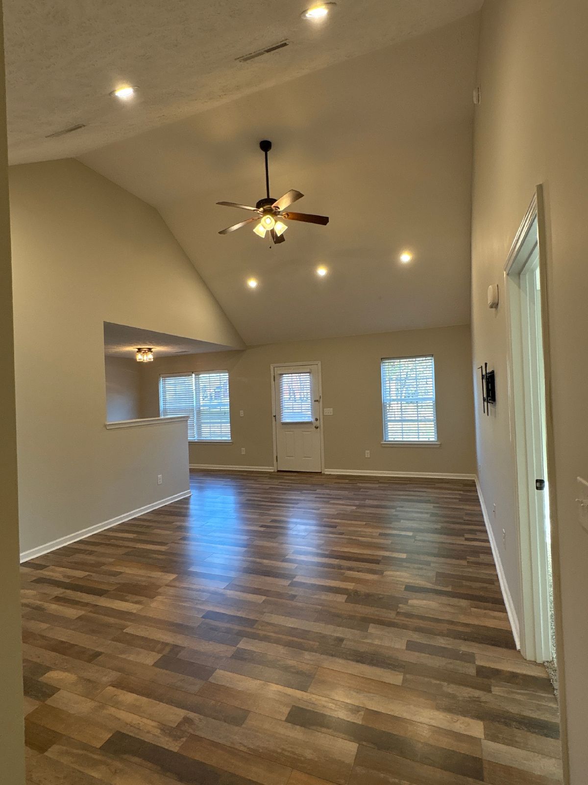 Beautiful Home in Woodridge Estates... property image