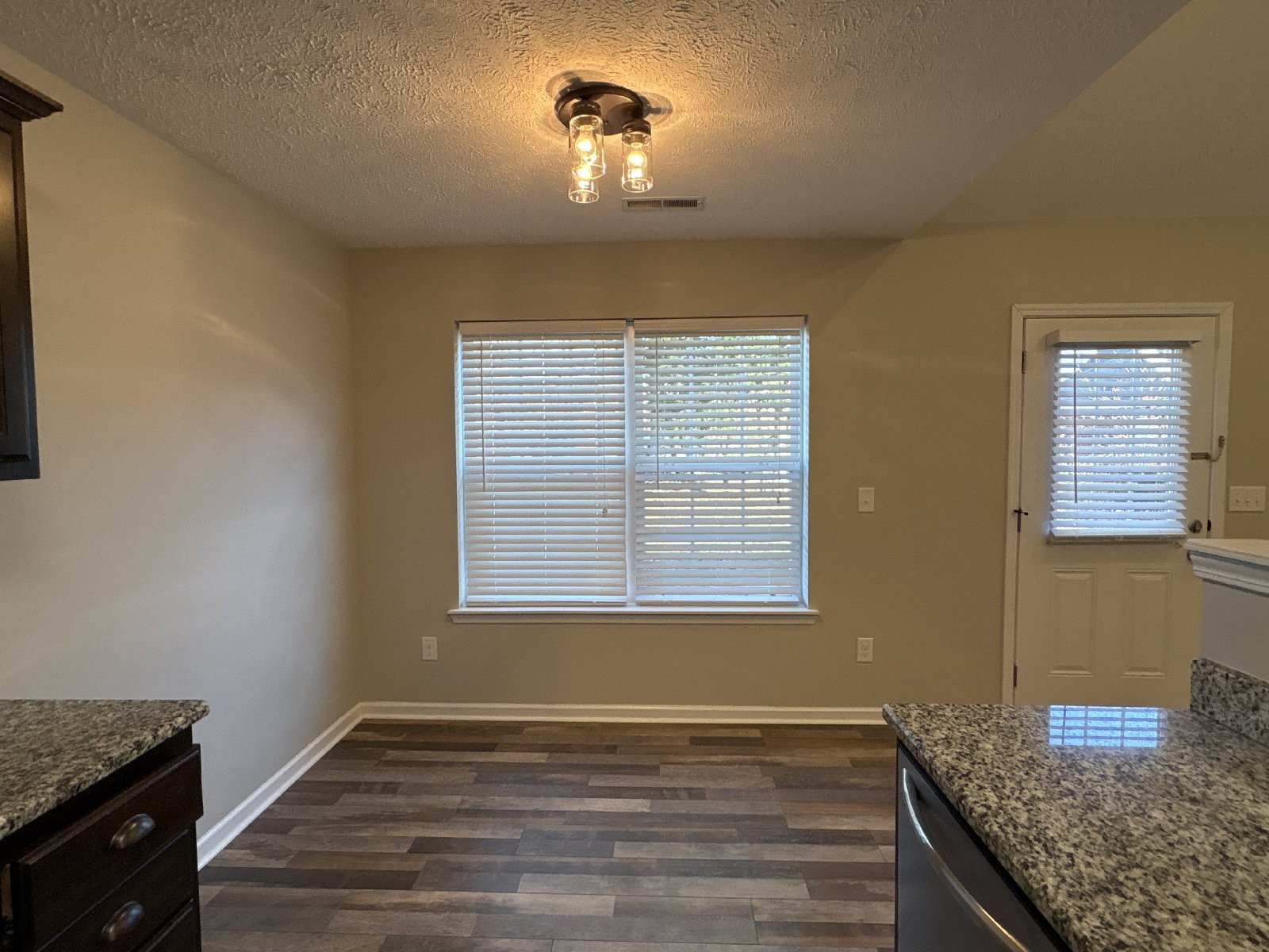 Beautiful Home in Woodridge Estates... property image