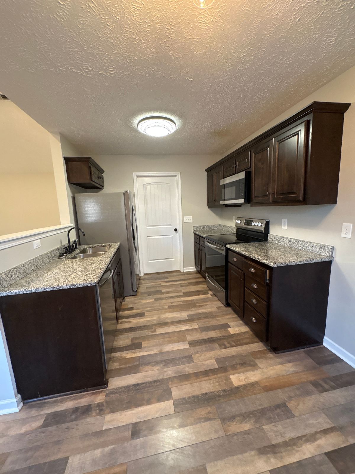 Beautiful Home in Woodridge Estates... property image