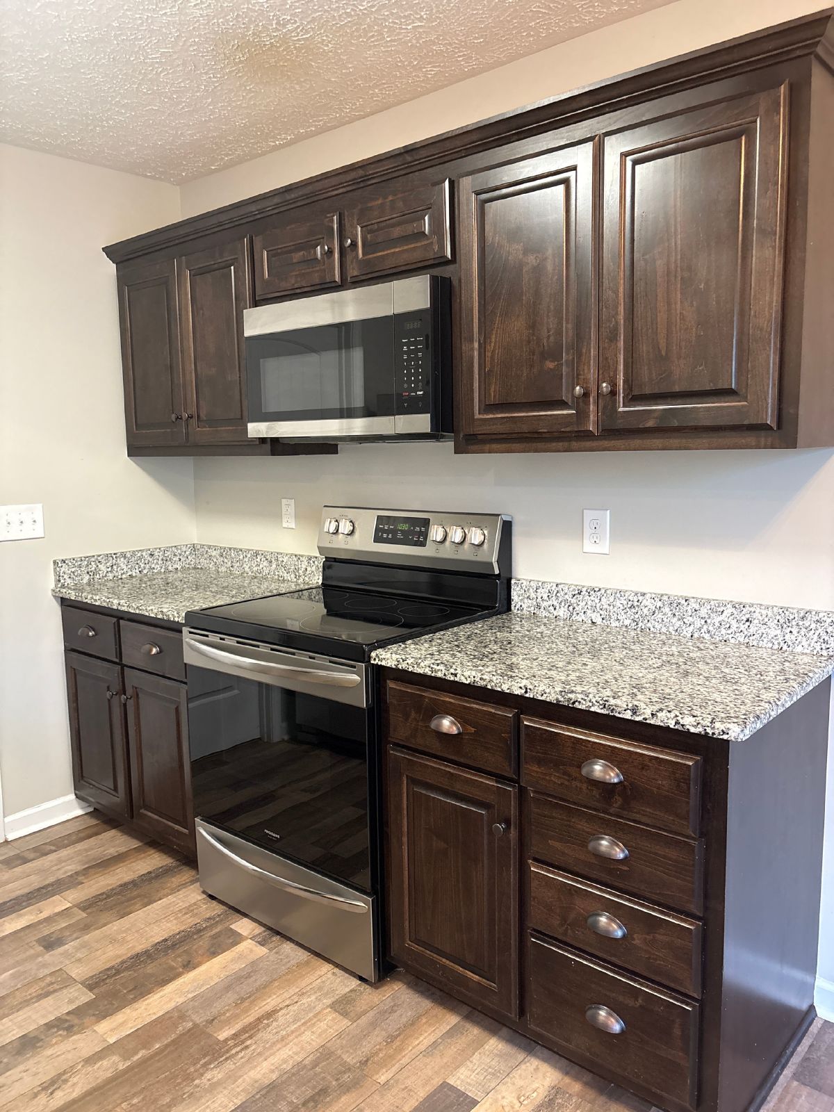 Beautiful Home in Woodridge Estates... property image