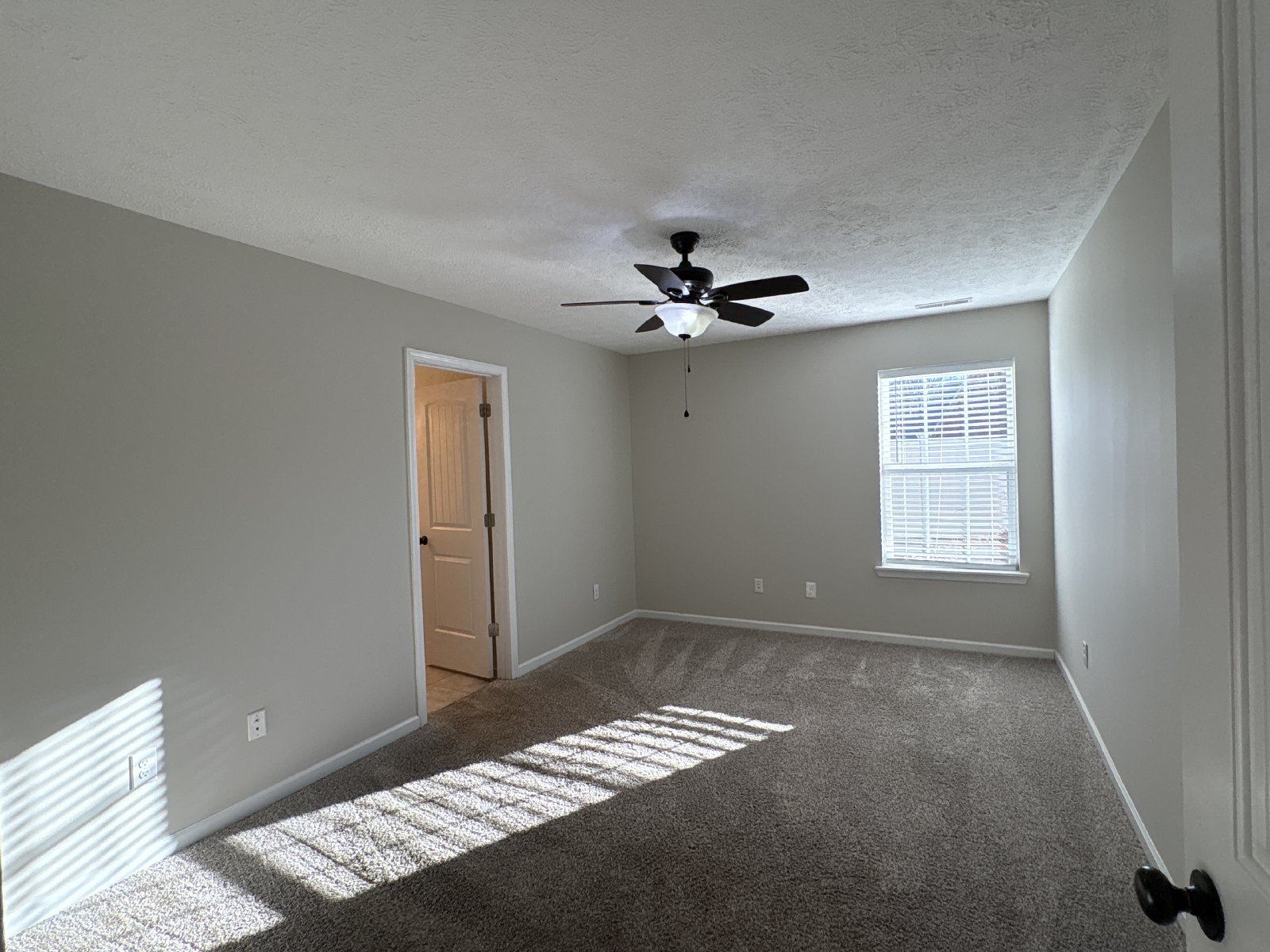 Beautiful Home in Woodridge Estates... property image