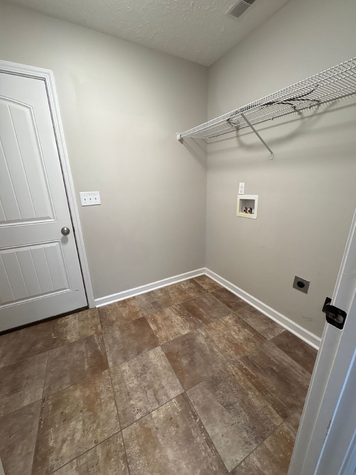 Beautiful Home in Woodridge Estates... property image