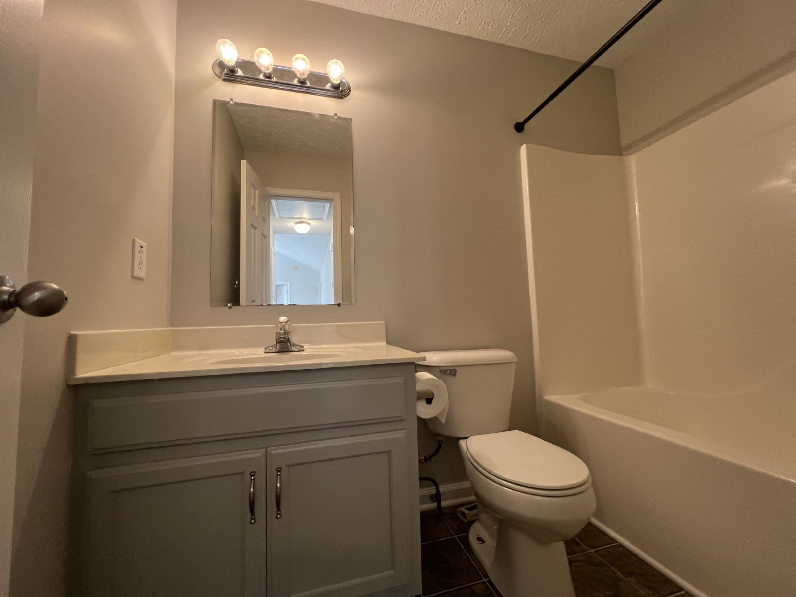 Beautiful 3 Bedroom 2 Bath Home in Christiana - Fenced-in Backyard - Available Now!! property image