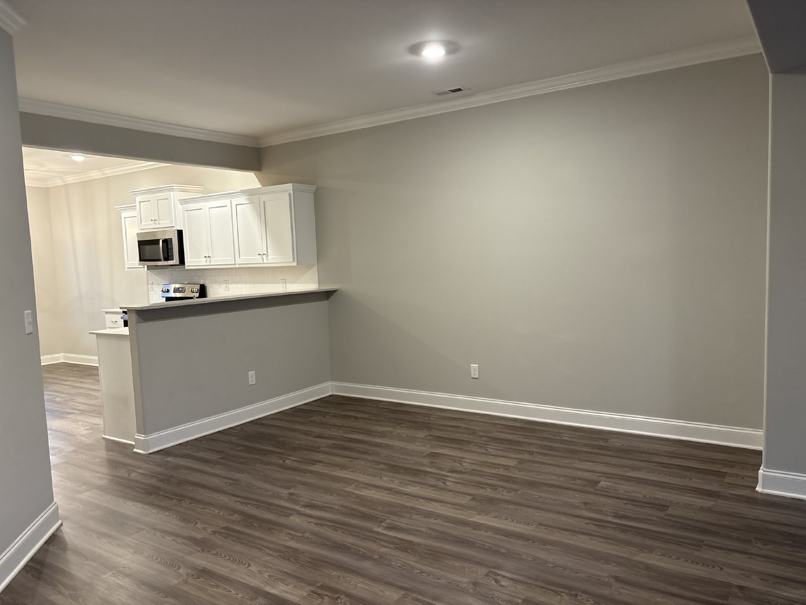 Beautiful & Spacious Townhome in the Center of Manchester! property image