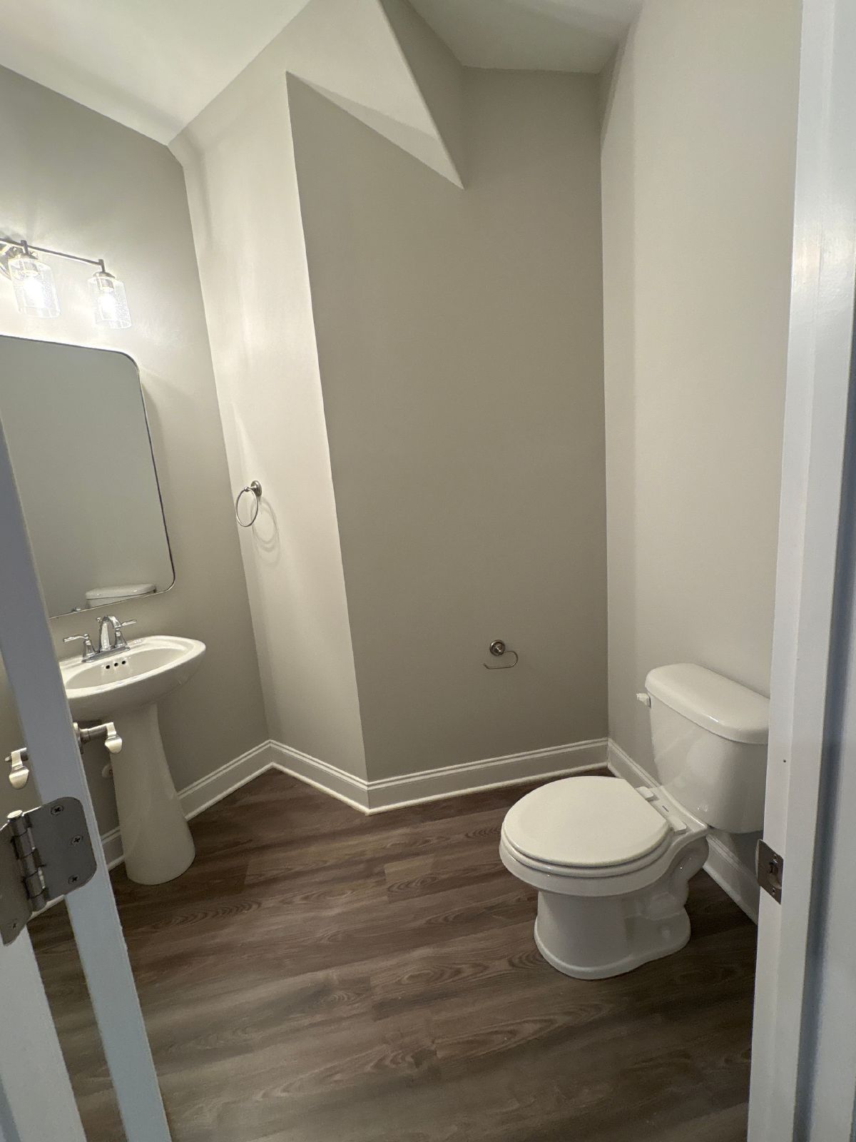 Beautiful & Spacious Townhome in the Center of Manchester! property image